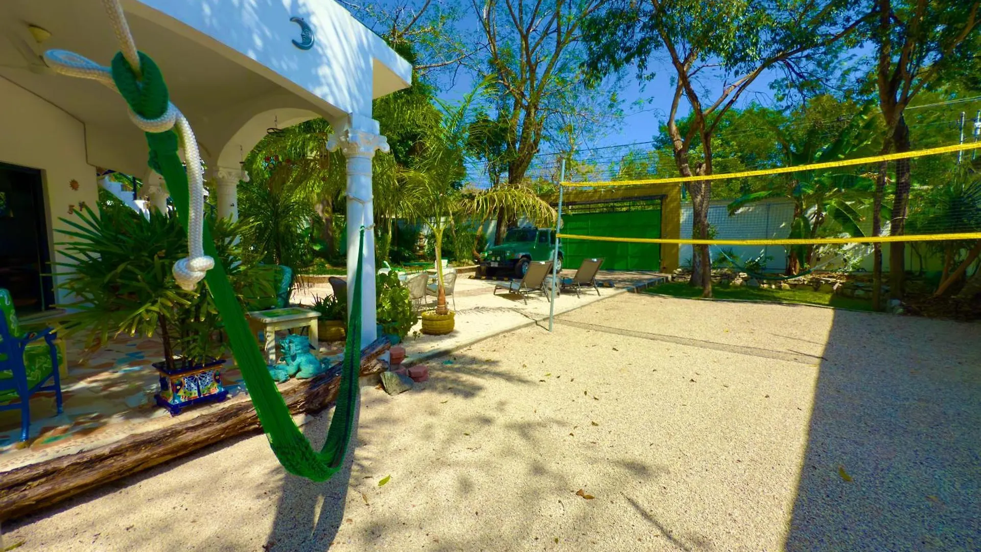 Urbaneden 'Another Day In Paradise' Playa del Carmen 0*,  Mexiko