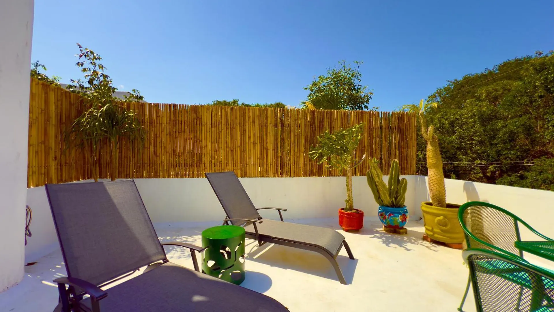 Urbaneden 'Another Day In Paradise' Playa del Carmen Mexiko